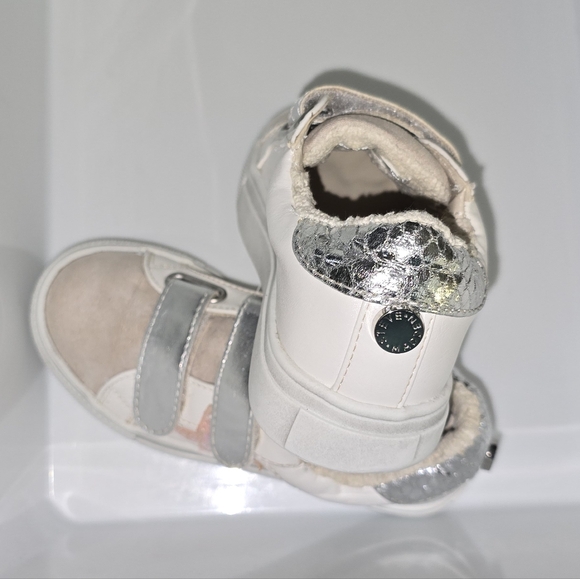 SteveMadden:Trezume Velcro Sneakers Fleece Lined Sparkly Pink Star, Lil Girl's:9 - Picture 5 of 15